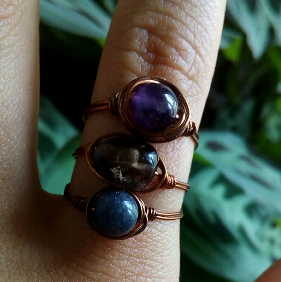 (SOLD) Dark grungy vintage crystal ring set - Picture 2 of 3